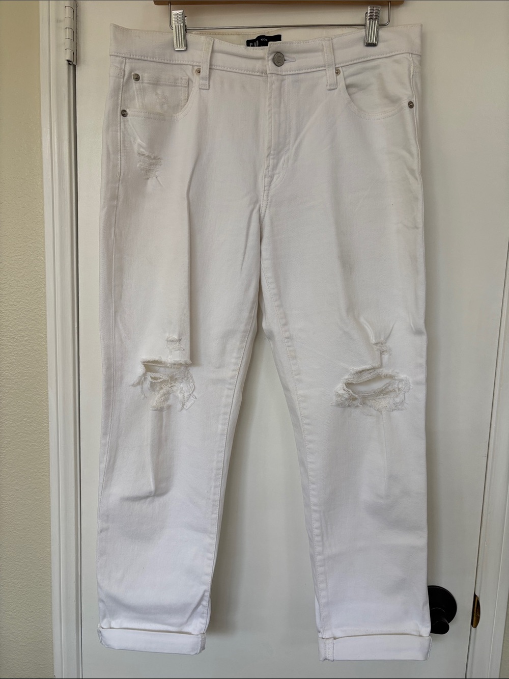 GAP White Distressed Cropped Jeans - Women's